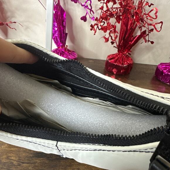 NWT STEVE MADDEN Bvital-D Multi-Pouch Crossbody with Small Coin Purse - Picture 6 of 9